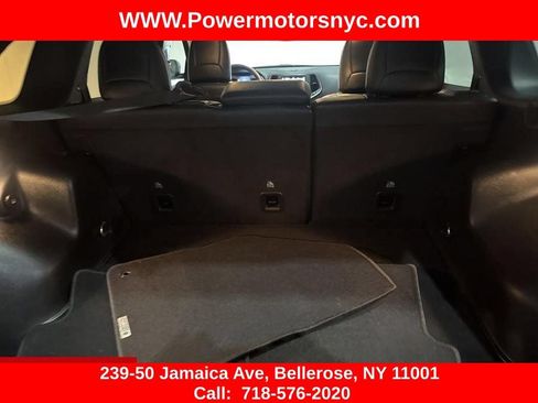 Used 2023 Jeep Cherokee Altitude Lux AWD/4WD image 23