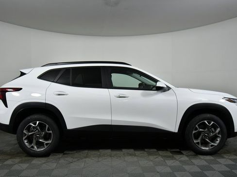 New 2026 Chevrolet Trax LT w/ Driver Confidence Package image 15