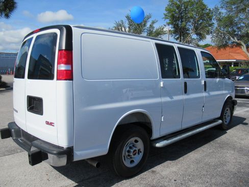 Used 2025 GMC Savana 2500 w/ Driver Convenience Package RWD image 6