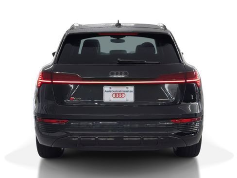 Used 2024 Audi Q8 e-tron Prestige w/ Prestige Package image 10