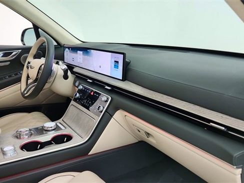 Used 2025 Genesis GV80 3.5T Prestige image 21