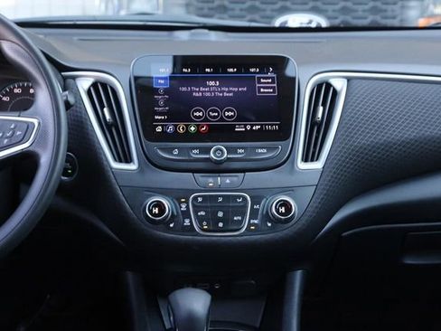 Used 2024 Chevrolet Malibu LT image 23