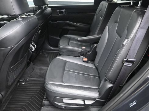 Certified 2024 Kia Sorento SX AWD/4WD image 30