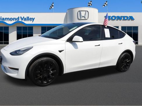 Used 2021 Tesla Model Y Long Range AWD/4WD image 3