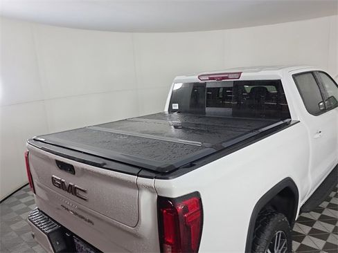 Used 2021 GMC Sierra 1500 AT4 w/ AT4 Premium Package image 11