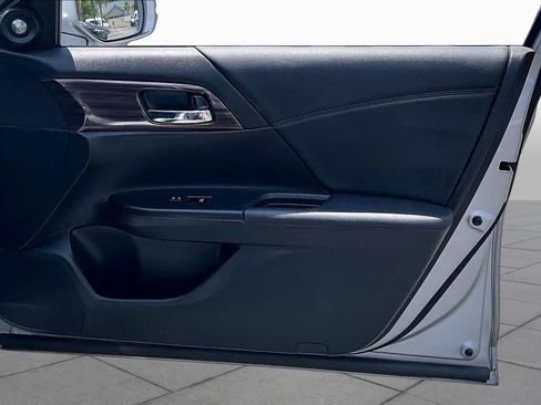 Used 2016 Honda Accord EX-L image 23
