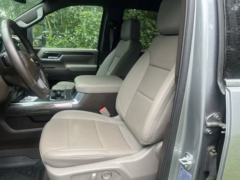 Used 2025 Chevrolet Silverado 3500 LTZ w/ LTZ Plus Package AWD/4WD image 5