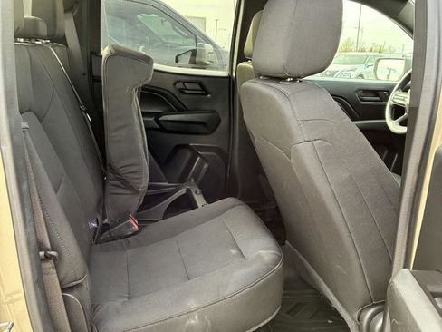 Used 2024 Chevrolet Colorado W/T image 10