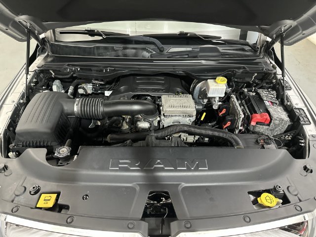 Used 2019 RAM 1500 Laramie AWD/4WD image 21