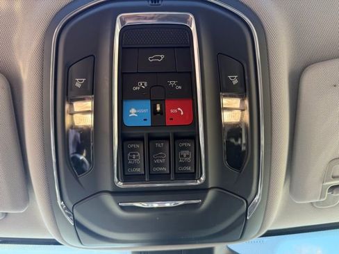 Certified 2023 Jeep Grand Cherokee L Limited AWD/4WD image 23