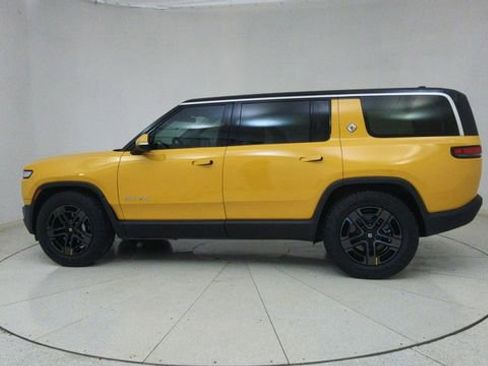 Used 2024 Rivian R1S Adventure image 70