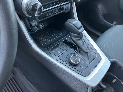 Used 2025 Toyota RAV4 XLE image 11