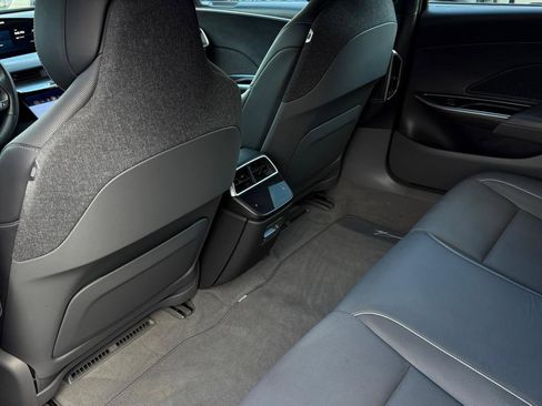 Used 2024 Lucid Air Touring image 33