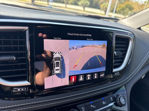 New 2026 Chrysler Pacifica Select image 26