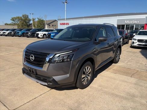 New 2025 Nissan Pathfinder SL w/ Cargo Package image 2