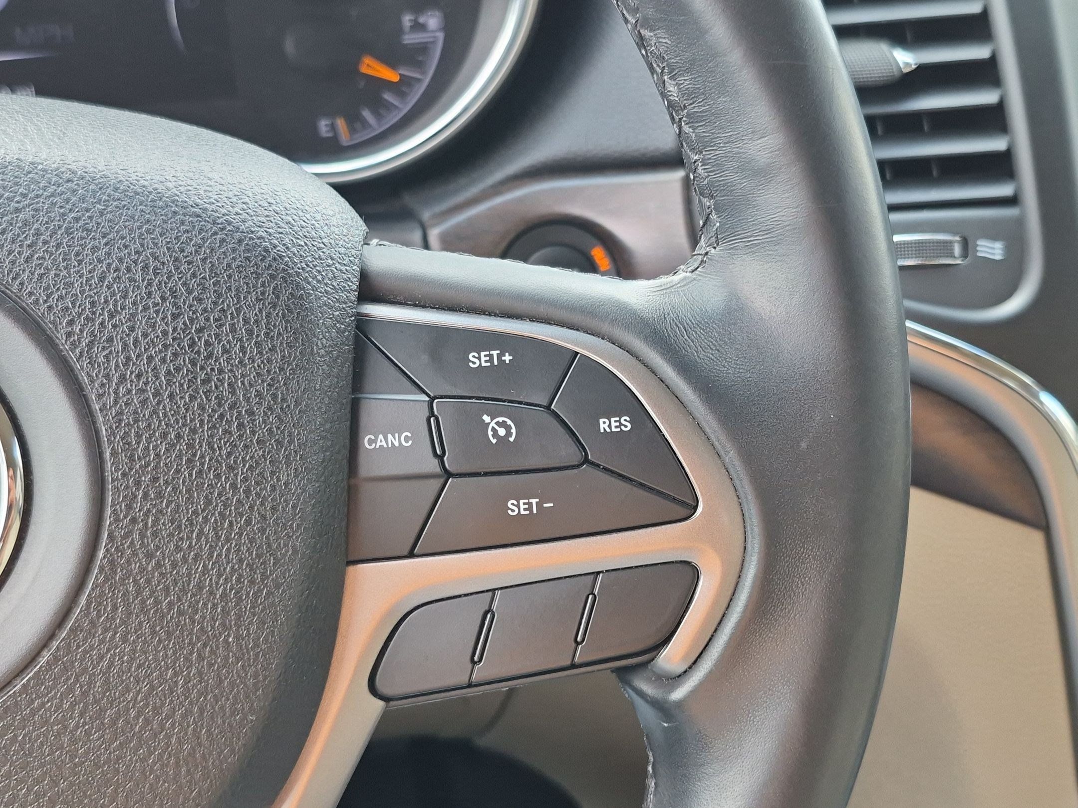 Used 2018 Jeep Grand Cherokee Laredo RWD image 13