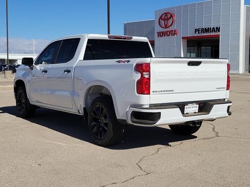 Used 2024 Chevrolet Silverado 1500 Custom image 3