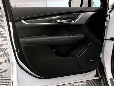 Used 2024 Cadillac XT6 Sport w/ LPO, ONYX Package AWD/4WD image 21