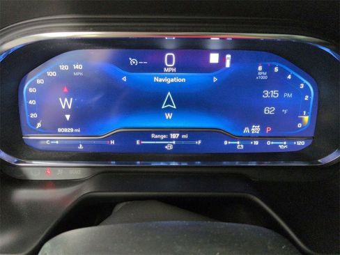 Certified 2022 Chevrolet Suburban Z71 w/ Luxury Package image 11