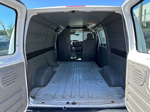 Used 2011 Ford E-150 and Econoline 150 image 8