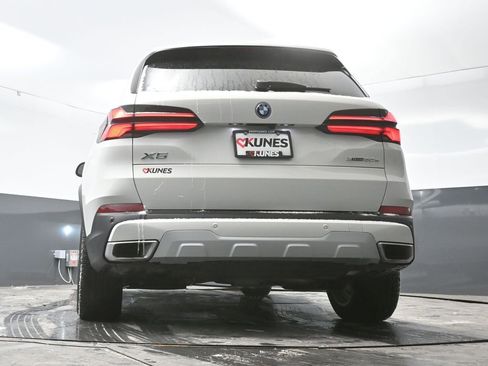 Used 2025 BMW X5 xDrive50e AWD/4WD image 50