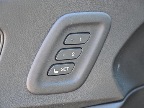 Used 2016 Honda CR-V Touring image 17