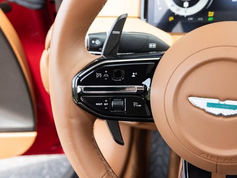 Used 2025 Aston Martin DB12 Convertible RWD image 31