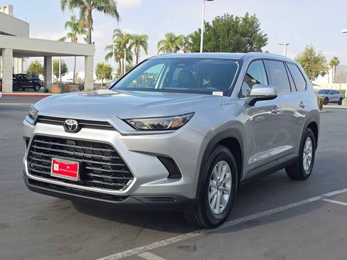 Certified 2025 Toyota Grand Highlander FWD image 7