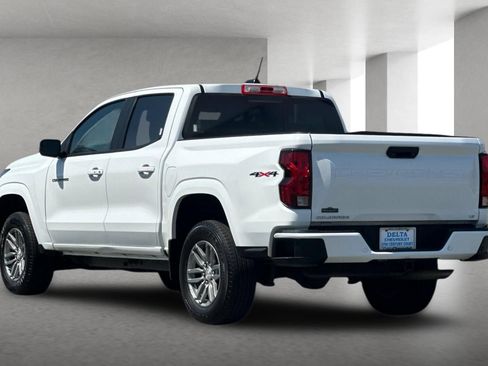 Used 2023 Chevrolet Colorado LT w/ LT Convenience Package II AWD/4WD image 6