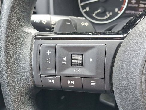Used 2021 Nissan Rogue SV AWD/4WD image 17