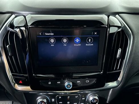 Used 2023 Chevrolet Traverse LT FWD image 13