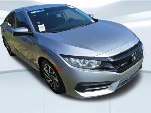 Used 2018 Honda Civic EX image 4
