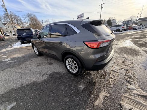 Used 2022 Ford Escape SE image 29