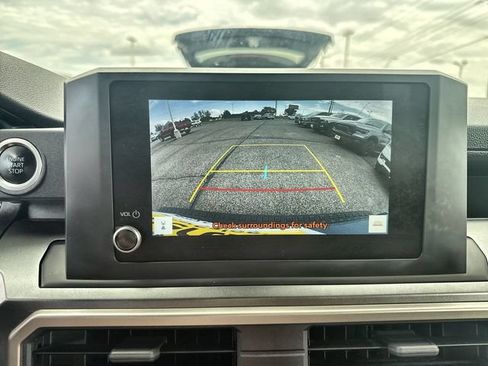 Used 2025 Toyota 4Runner SR5 AWD/4WD image 17