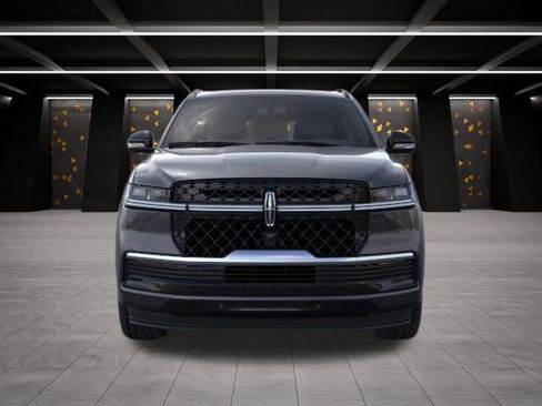 New 2026 Lincoln Navigator Reserve image 6