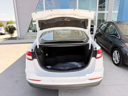 Used 2019 Ford Fusion SE FWD image 35
