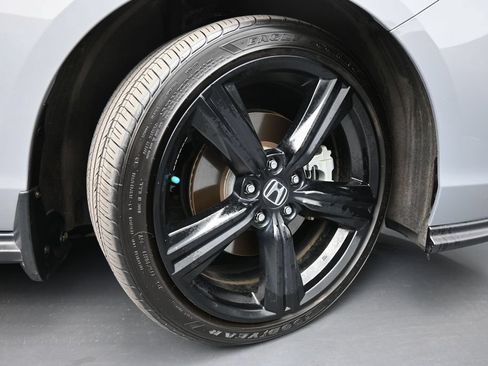 Used 2025 Honda Accord Sport image 35
