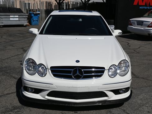 Used 2009 Mercedes-Benz CLK 550 Coupe image 8
