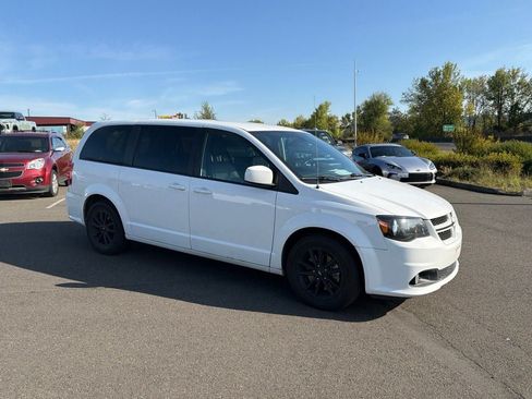 Used 2019 Dodge Grand Caravan GT FWD image 3