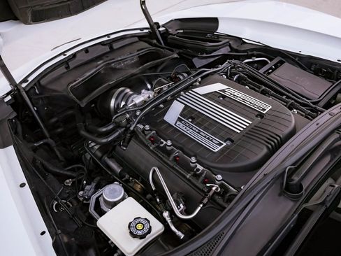 Used 2016 Chevrolet Corvette Z06 w/ Chrome Badge Package image 22