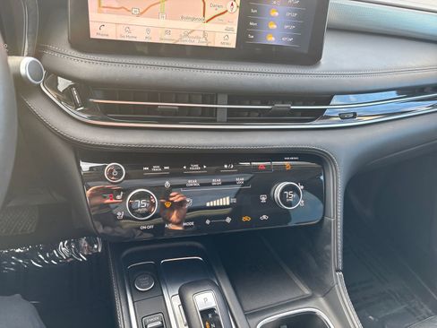 Certified 2023 INFINITI QX60 Luxe w/ Vision Package image 17