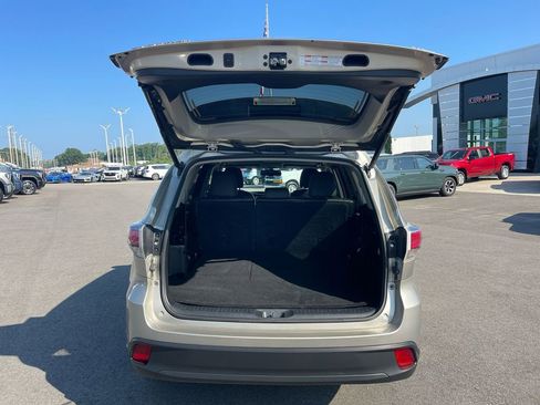 Used 2015 Toyota Highlander XLE image 28