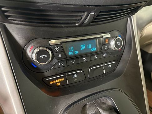 Used 2015 Ford Escape SE w/ Equipment Group 201A image 24