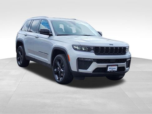 New 2026 Jeep Grand Cherokee Limited AWD/4WD image 3