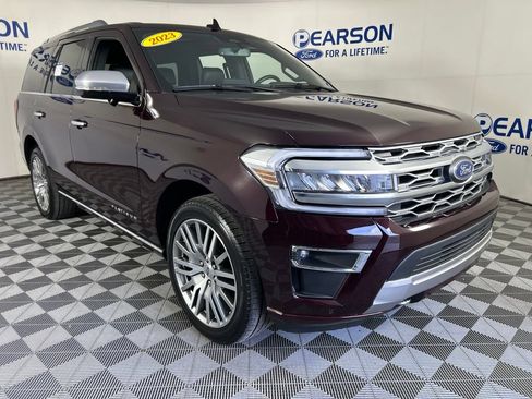 Used 2023 Ford Expedition Platinum AWD/4WD image 3