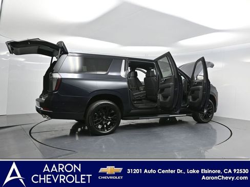 New 2025 Chevrolet Suburban Premier image 4
