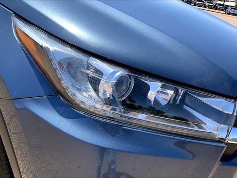 Used 2017 Toyota Highlander Limited Platinum w/ Carpet Mat Package image 28