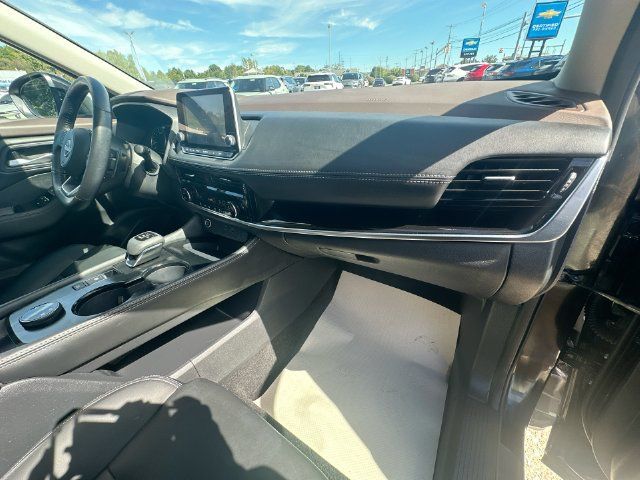 Used 2023 Nissan Rogue SL AWD/4WD image 33
