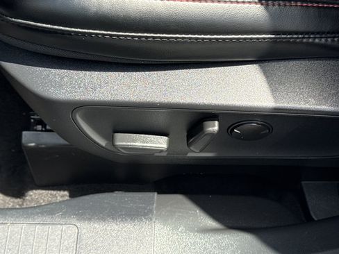 Used 2025 Ford Escape ST-Line FWD image 15