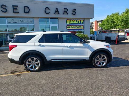 Used 2020 Ford Explorer Platinum w/ Premium Technology Package AWD/4WD image 3